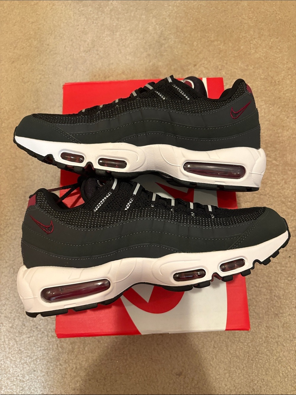 Nike Air Max 95 Black Sneakers with Maroon Accents